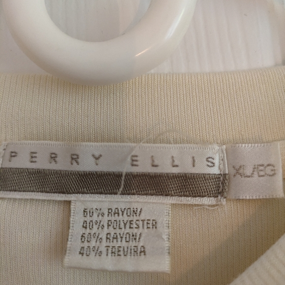 Casual Classic Men's Shirt - Picture 3 of 4